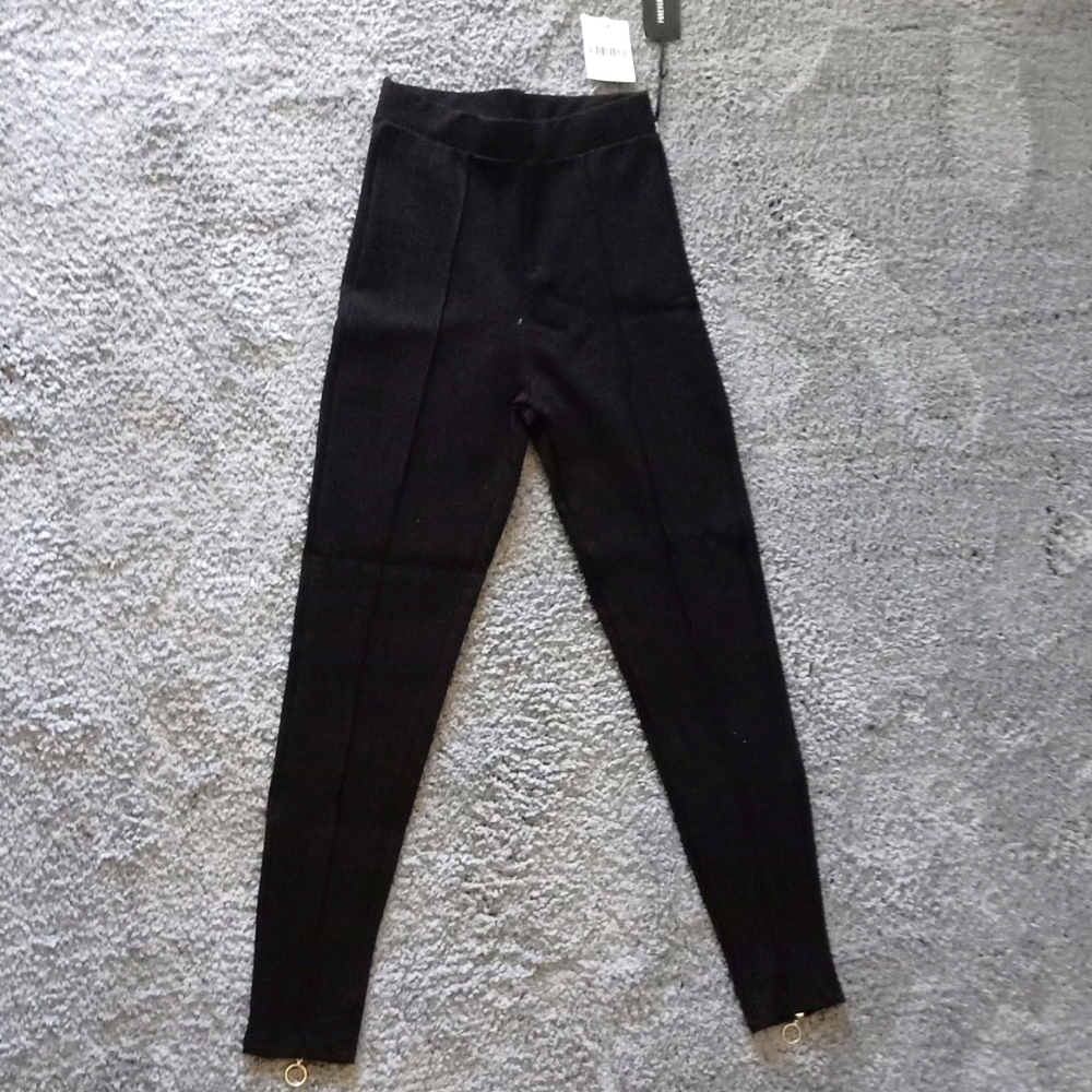 Black leggings